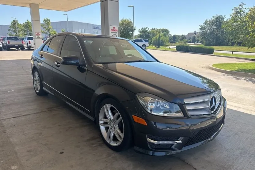 2013 Mercedes Benz C 250 Sport photo 1