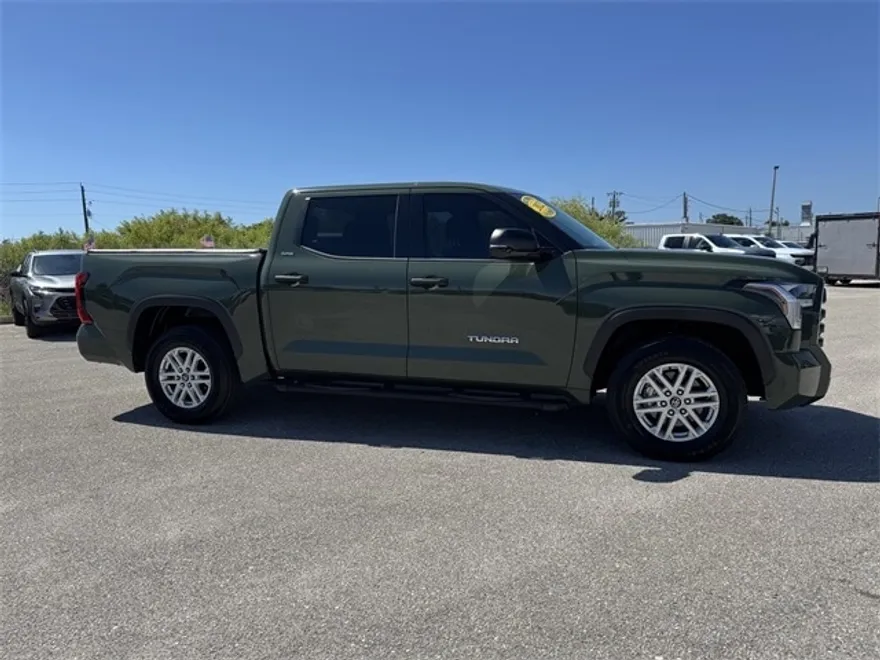 2022 Toyota Tundra SR5 CrewMax photo 1