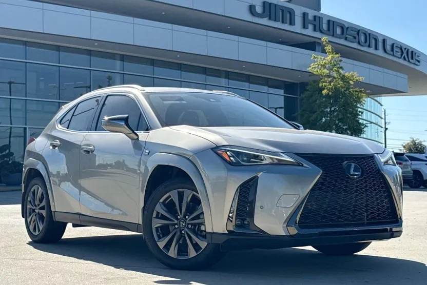 2022 Lexus UX 200 F SPORT photo 1