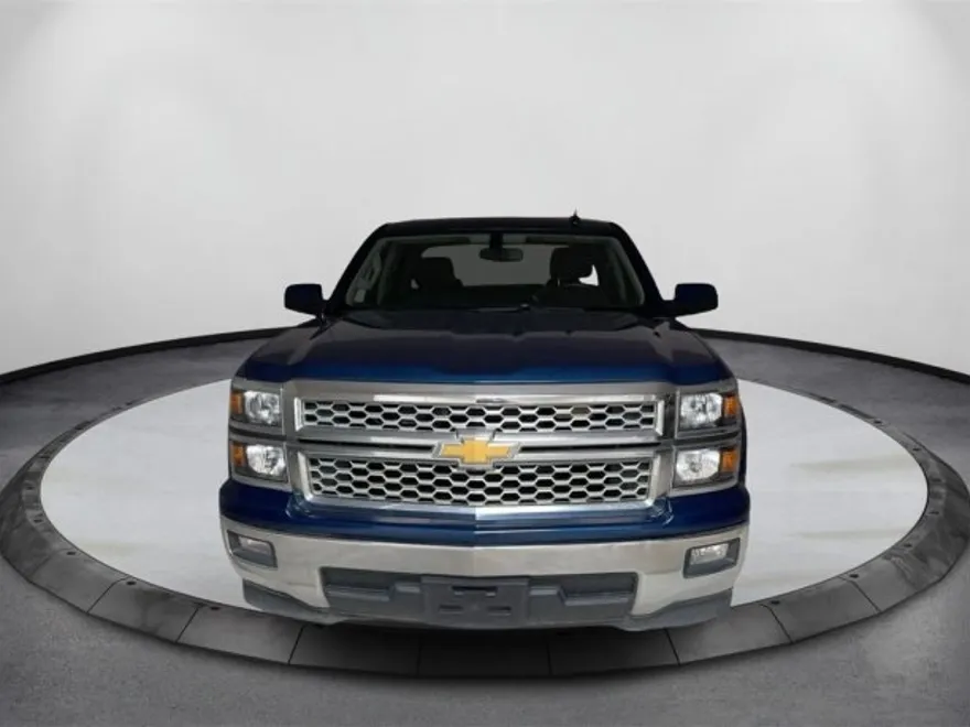 2015 Chevrolet Silverado LT photo 1