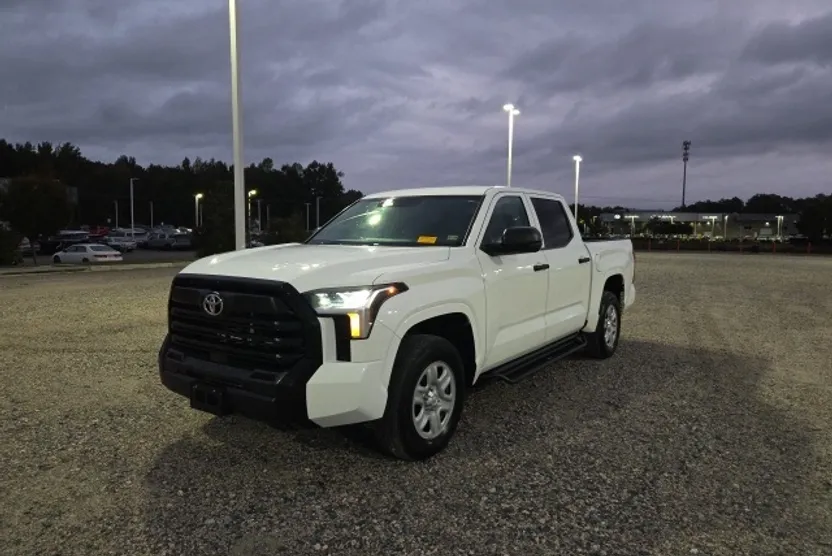 2023 Toyota Tundra SR photo 1
