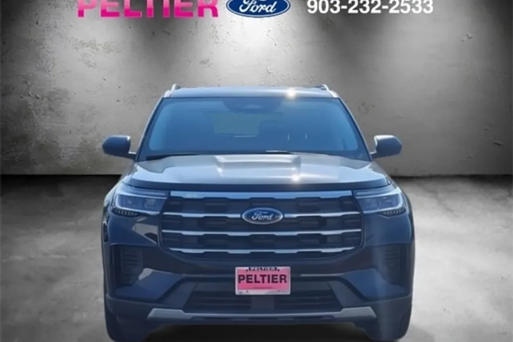 2025 Ford Explorer photo 1