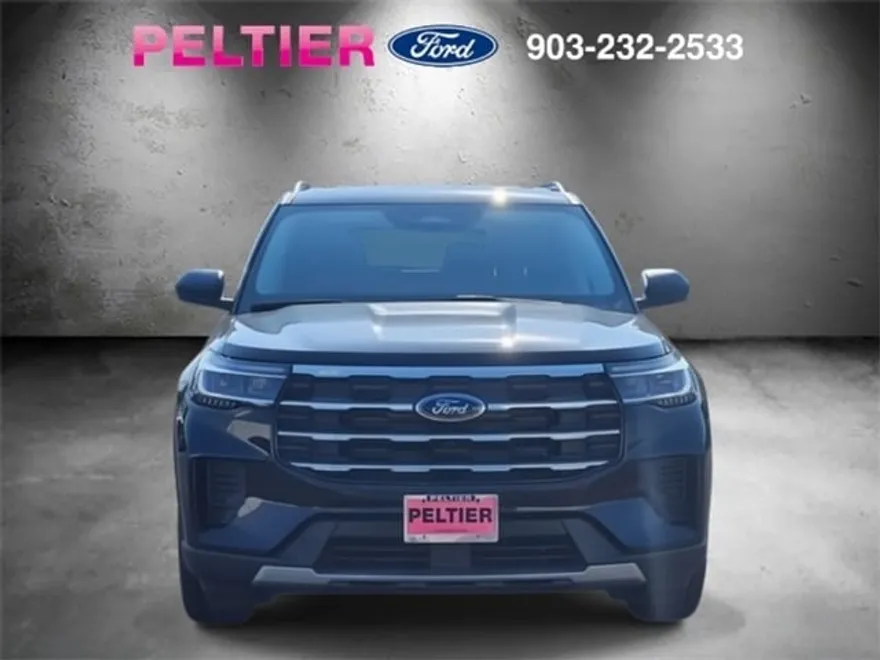 2025 Ford Explorer photo 1
