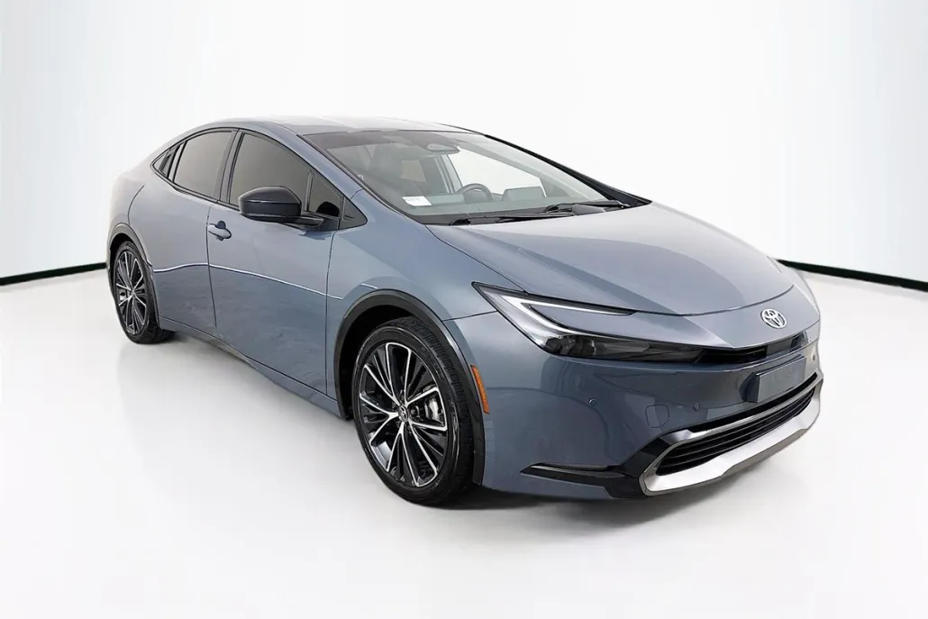 2023 Toyota Prius XLE photo 1