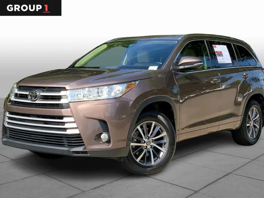 2017 Toyota Highlander XLE photo 1