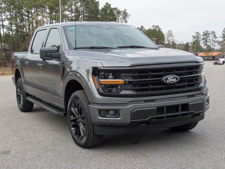 2025 Ford F-150 XLT photo 1