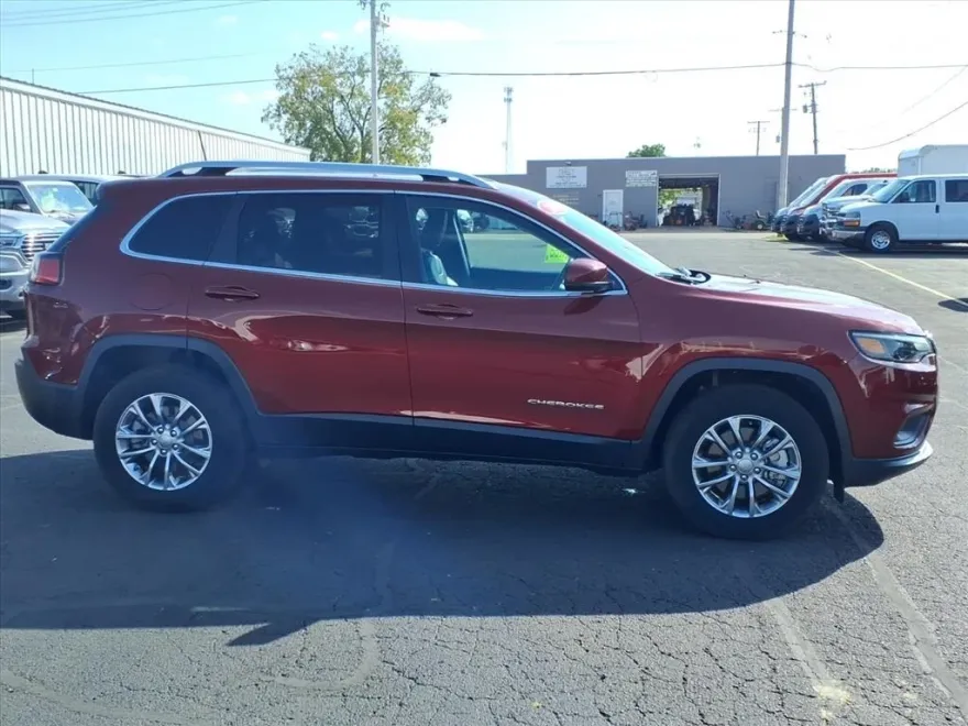 2019 Jeep Cherokee Latitude photo 1