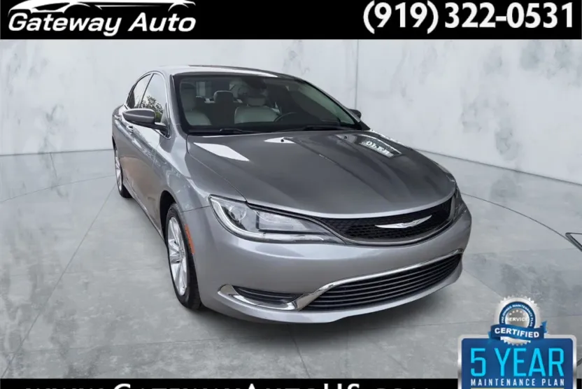 2017 Chrysler 200 Limited photo 1