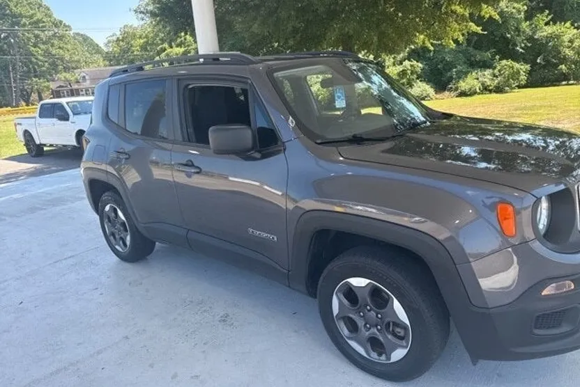 2018 Jeep Renegade Sport photo 1