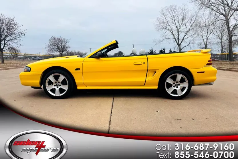 1995 Ford Mustang Convertible GT photo 1