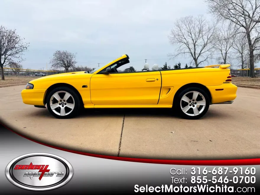 1995 Ford Mustang Convertible GT photo 1