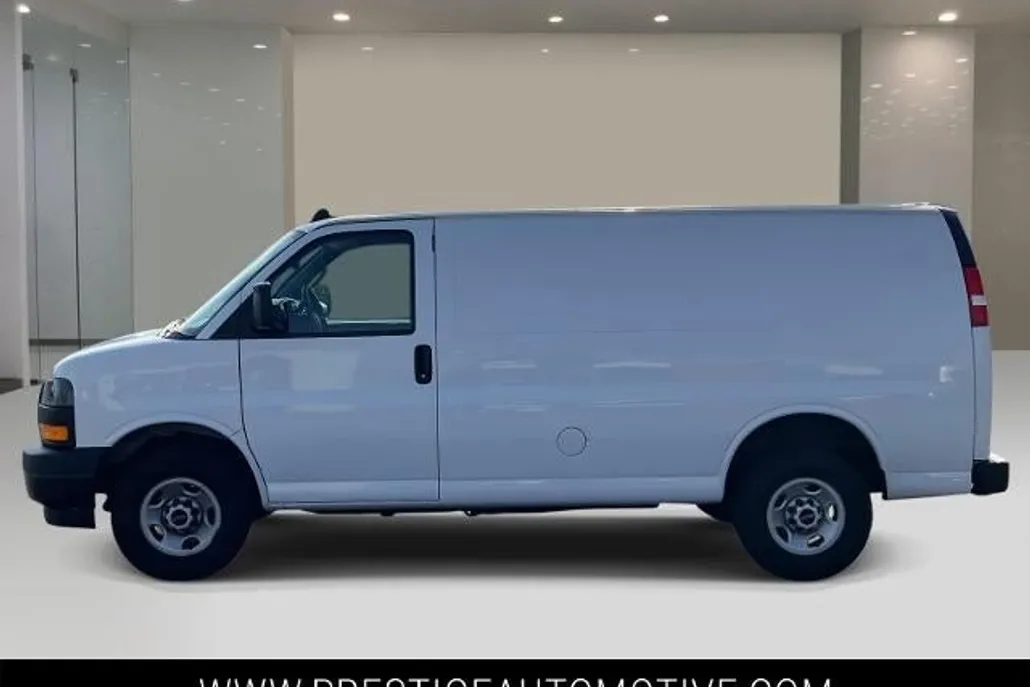 2022 Gmc Savana Cargo 2500 photo 1