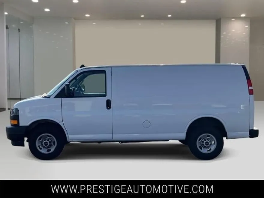2022 Gmc Savana Cargo 2500 photo 1
