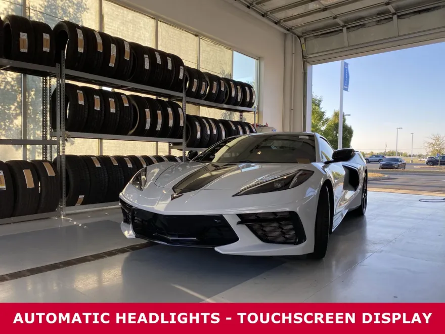 2022 Chevrolet Corvette Stingray 2LT Convertible photo 1