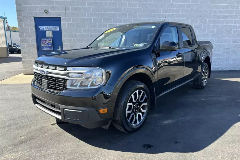 2024 Ford Maverick Lariat photo 1