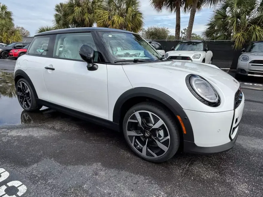 2025 Mini Cooper 2 Door Hardtop S Iconic photo 1