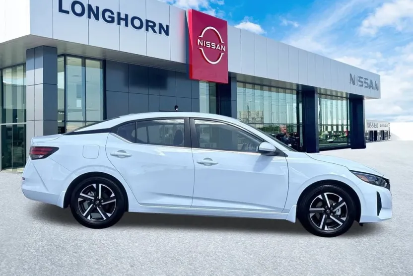 2025 Nissan Sentra SV photo 1