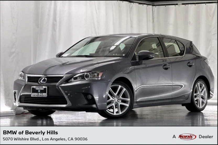 2015 Lexus CT 200h photo 1