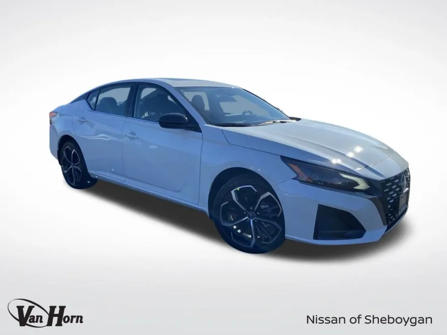 2025 Nissan Altima SR photo 1