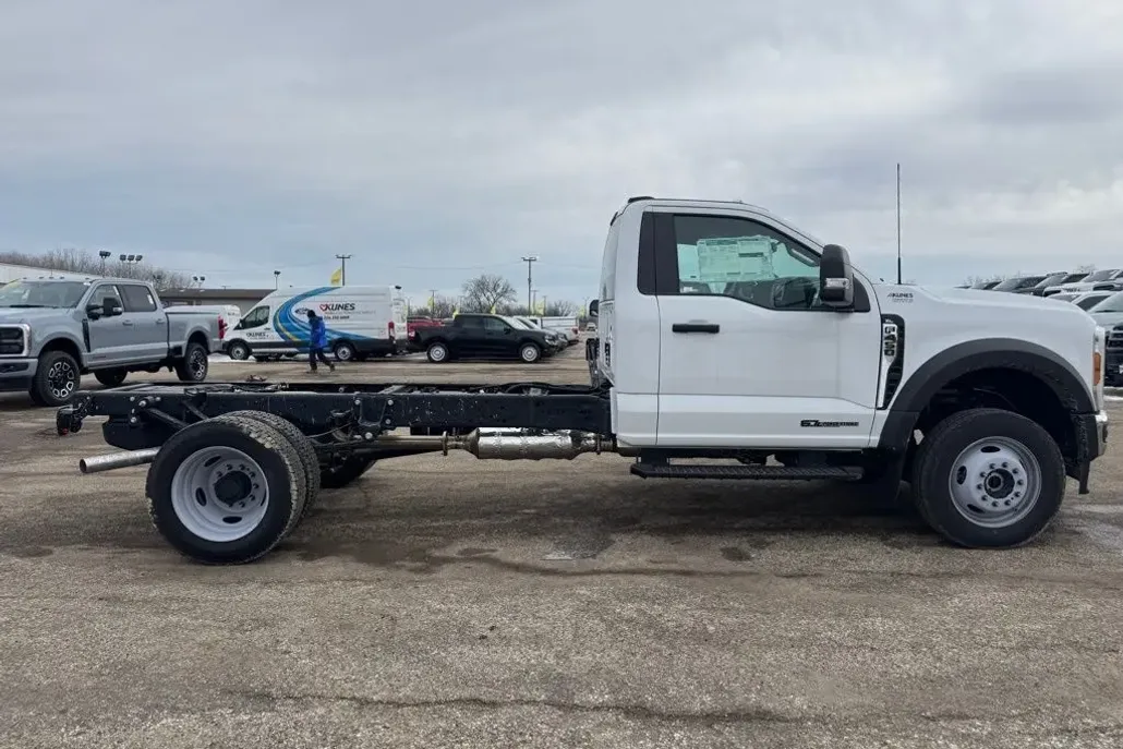 2024 Ford F-450 XL photo 1