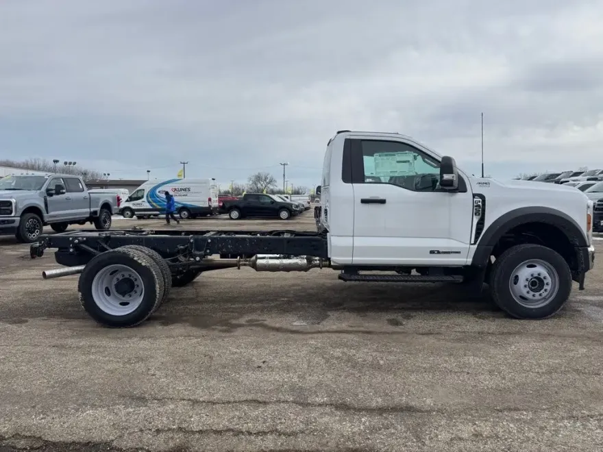 2024 Ford F-450 XL photo 1