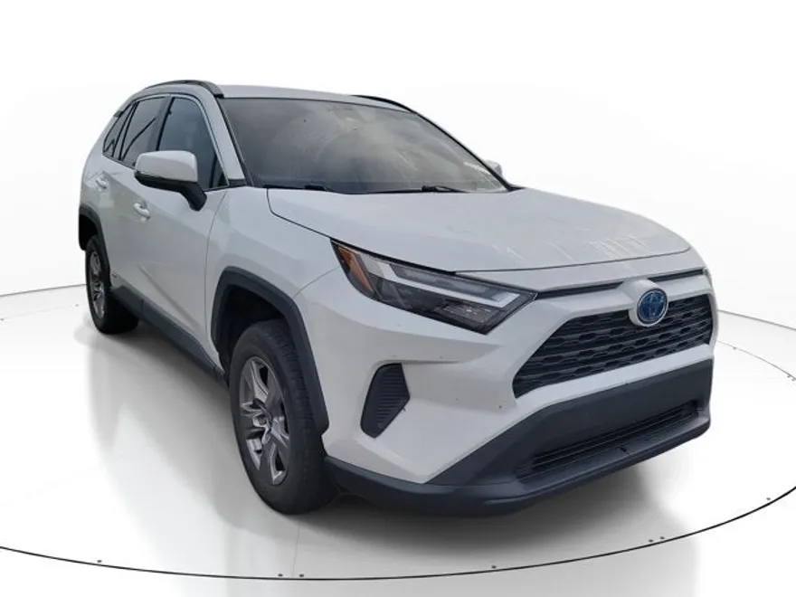 2022 Toyota RAV4 Hybrid XLE photo 1