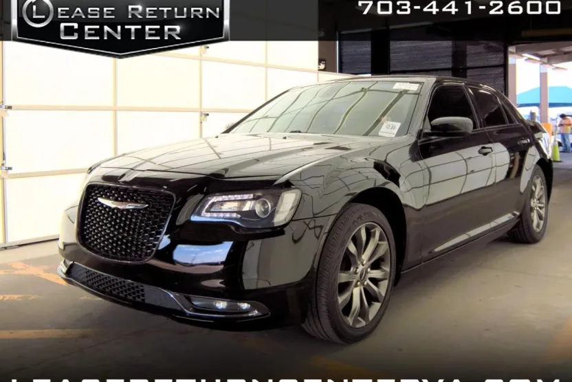 2019 Chrysler 300 photo 1