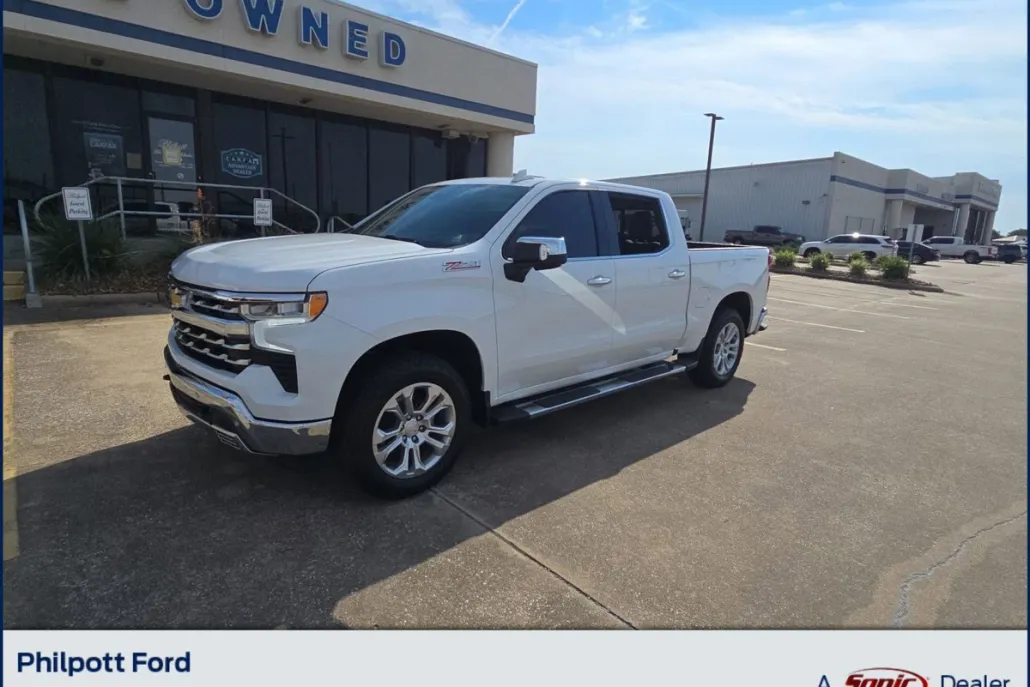 2025 Chevrolet Silverado 1500 LTZ photo 1