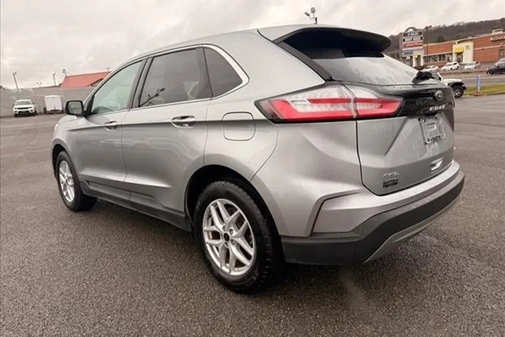 2024 Ford Edge SEL photo 1
