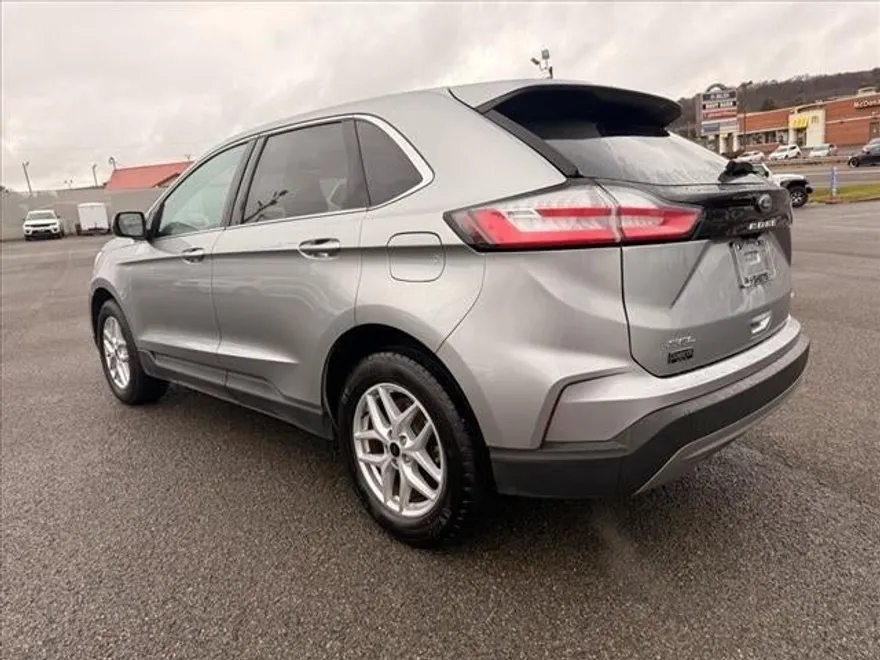 2024 Ford Edge SEL photo 1