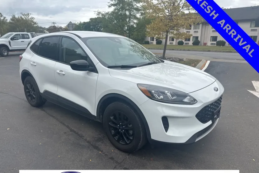 2020 Ford Escape SE Sport Hybrid photo 1