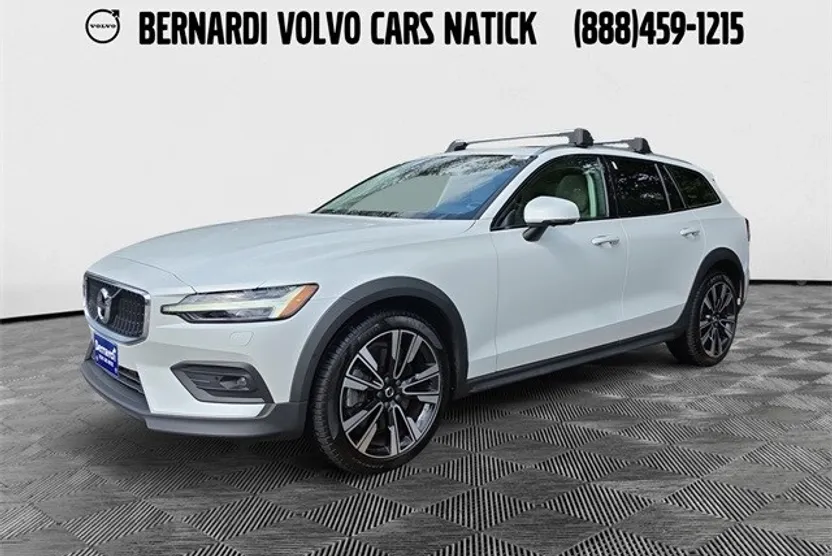 2022 Volvo V60 Cross Country T5 photo 1