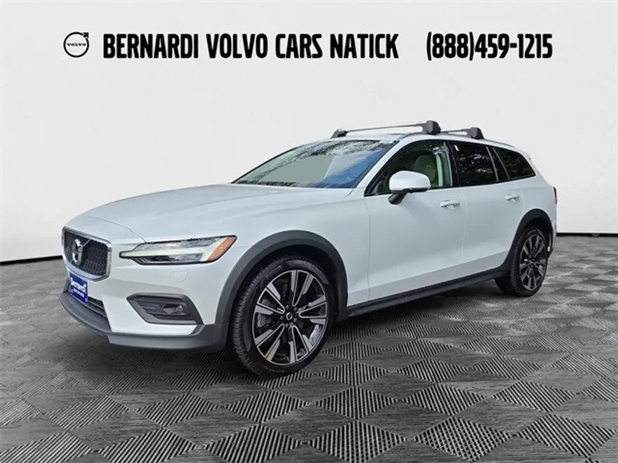 2022 Volvo V60 Cross Country T5 photo 1