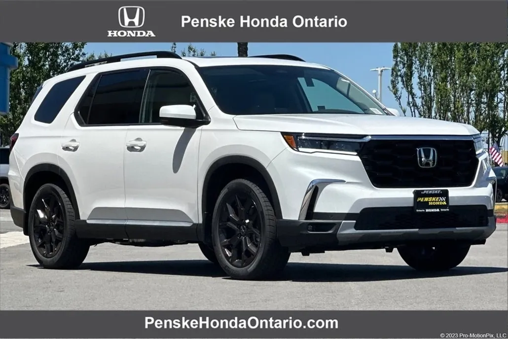 2025 Honda Pilot Touring photo 1
