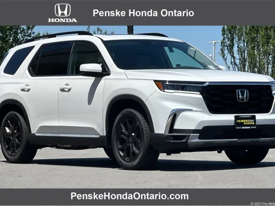 2025 Honda Pilot Touring photo 1