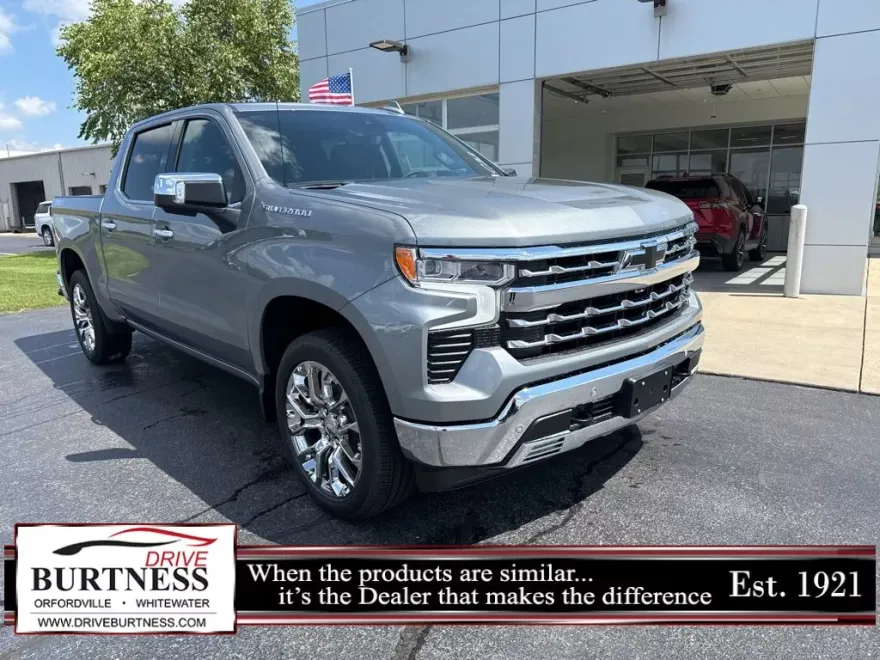 2026 Chevrolet Silverado 1500 LT photo 1