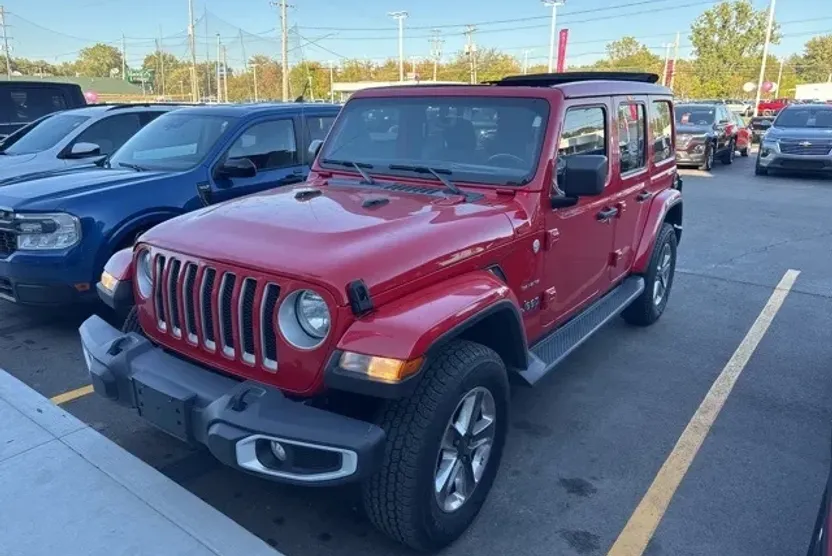 2021 Jeep Wrangler Unlimited Sahara photo 1