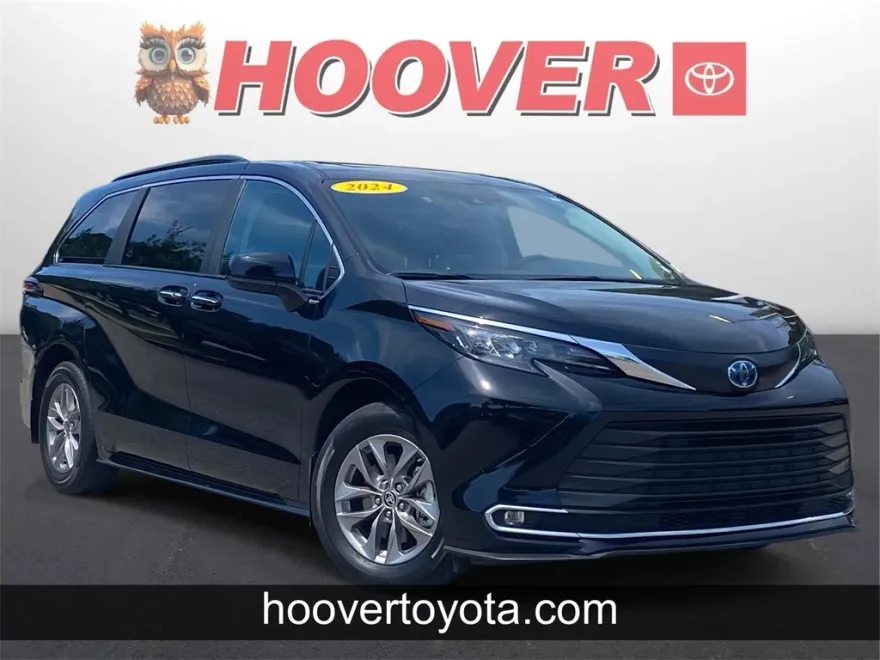 2024 Toyota Sienna XLE photo 1