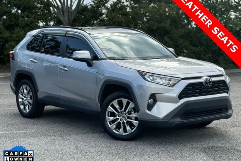 2020 Toyota RAV4 XLE Premium photo 1
