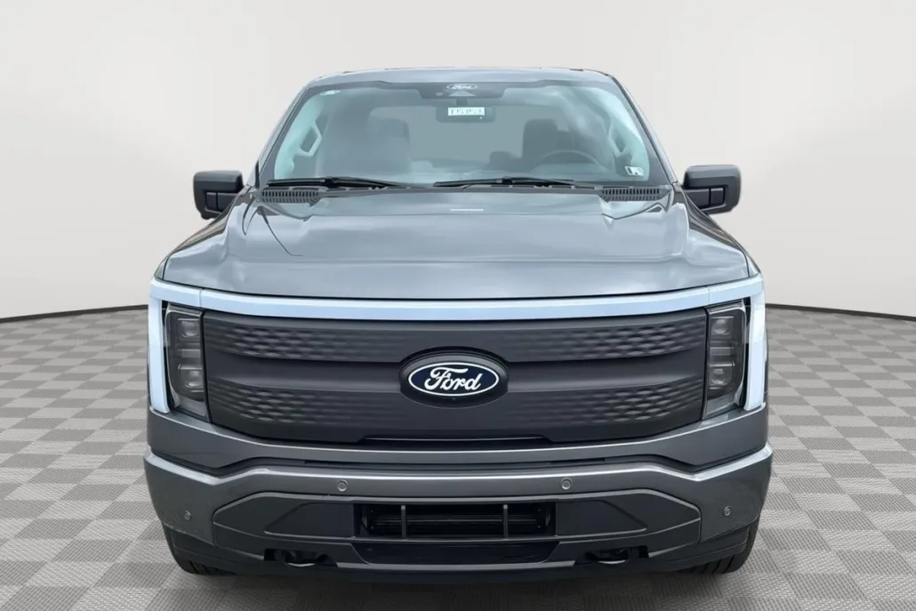 2025 Ford F-150 Lightning photo 1