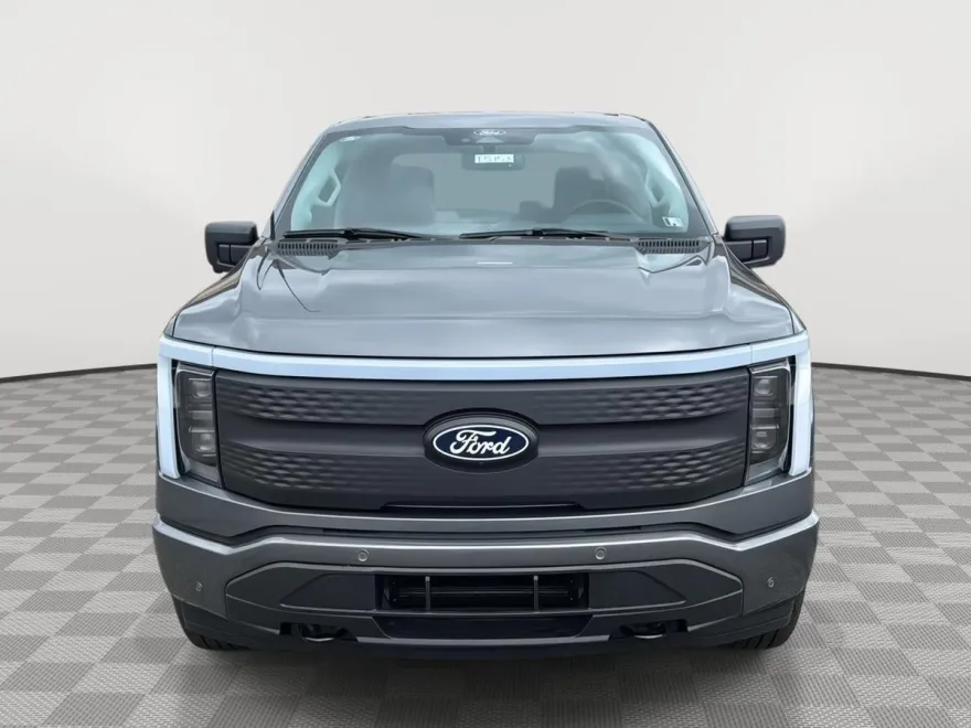 2025 Ford F-150 Lightning photo 1