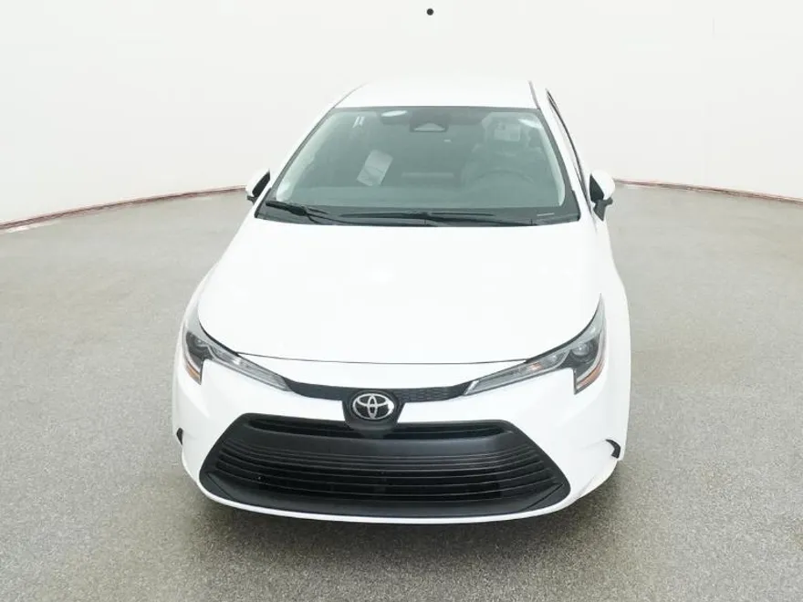 2026 Toyota Corolla LE photo 1
