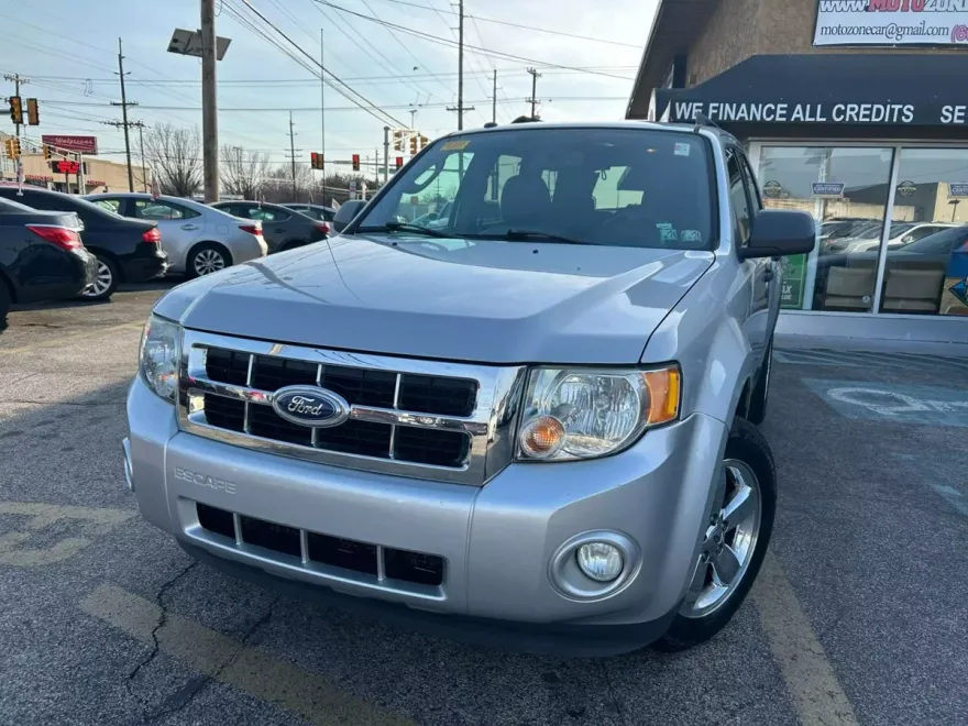 2011 Ford Escape XLT Sport photo 1