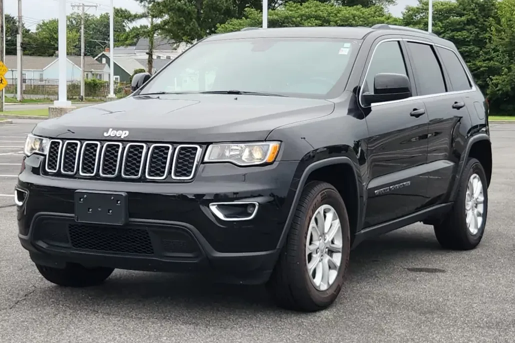 2021 Jeep Grand Cherokee Laredo E photo 1