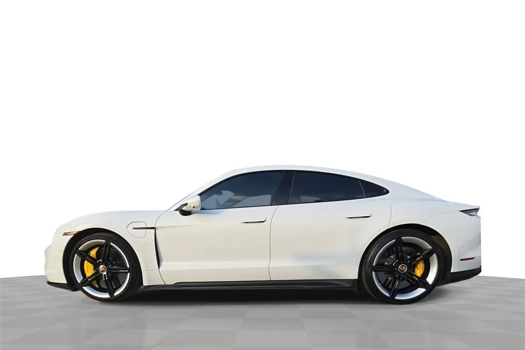 2020 Porsche Taycan Turbo S photo 1