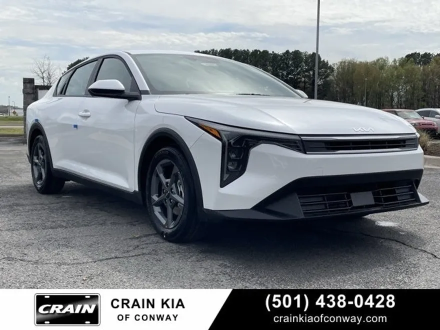 2025 Kia K4 LXS photo 1