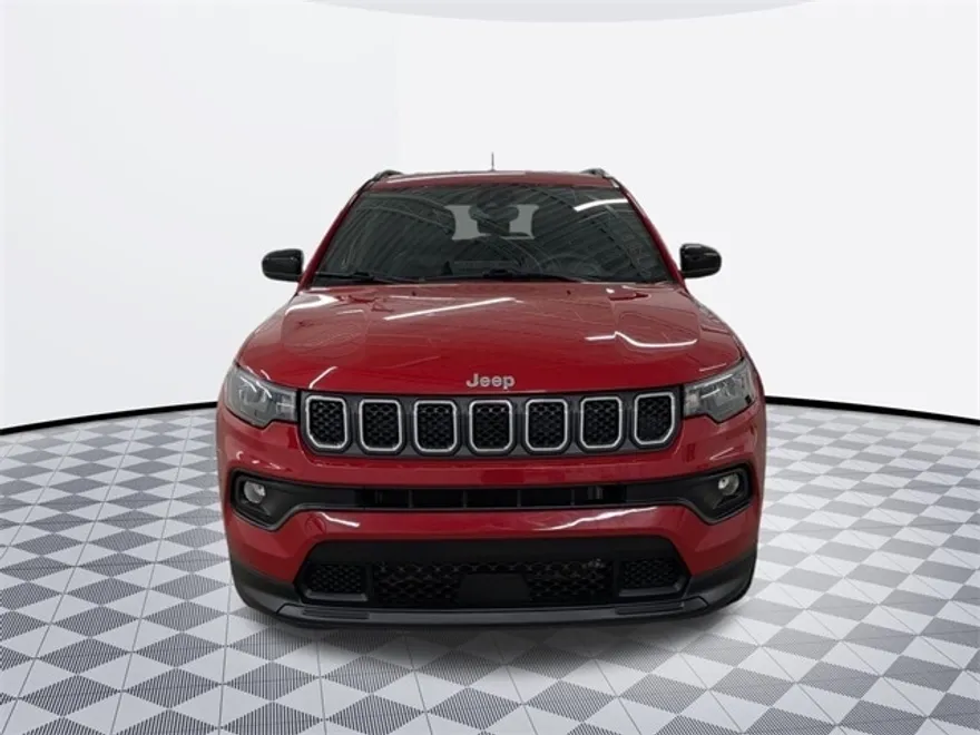 2023 Jeep Compass Latitude photo 1
