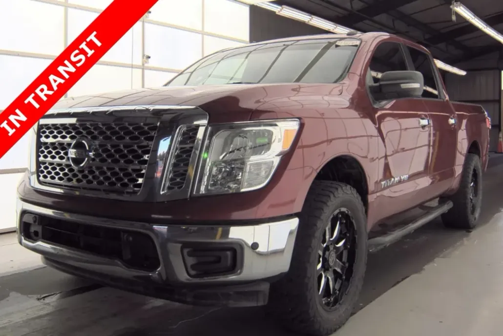 2018 Nissan Titan SV photo 1