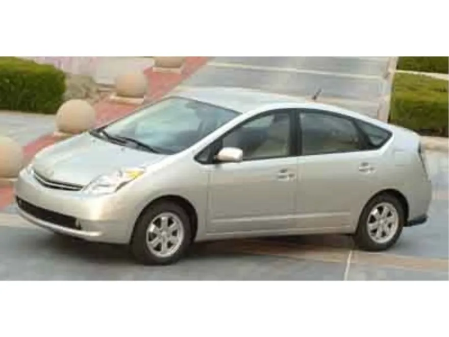 2004 Toyota Prius photo 1