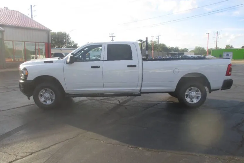 2024 Ram 3500 Tradesman photo 1